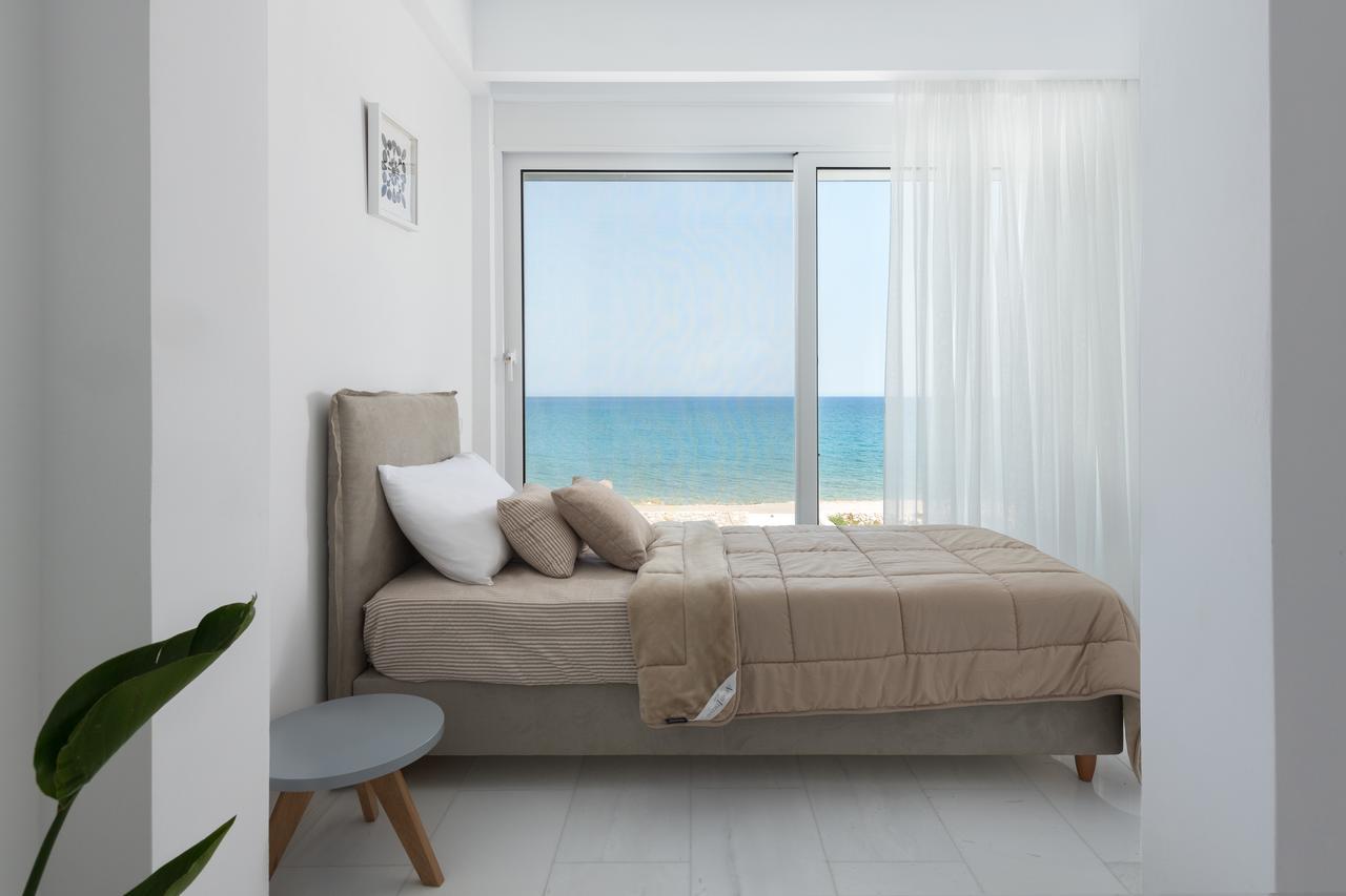 Maria & Nada Beachfront Villas 科林比亚 外观 照片