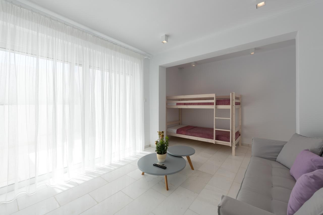 Maria & Nada Beachfront Villas 科林比亚 外观 照片