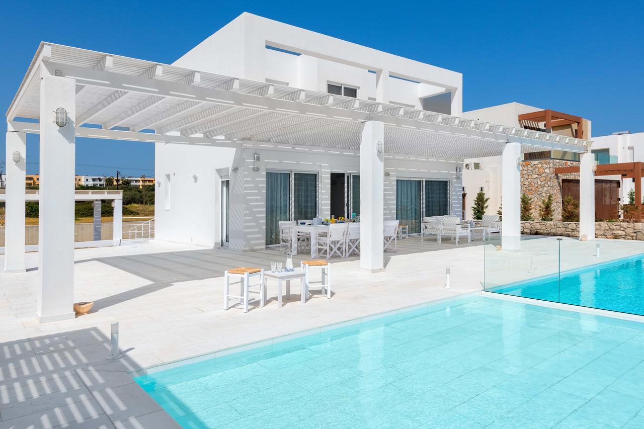 Maria & Nada Beachfront Villas 科林比亚 外观 照片