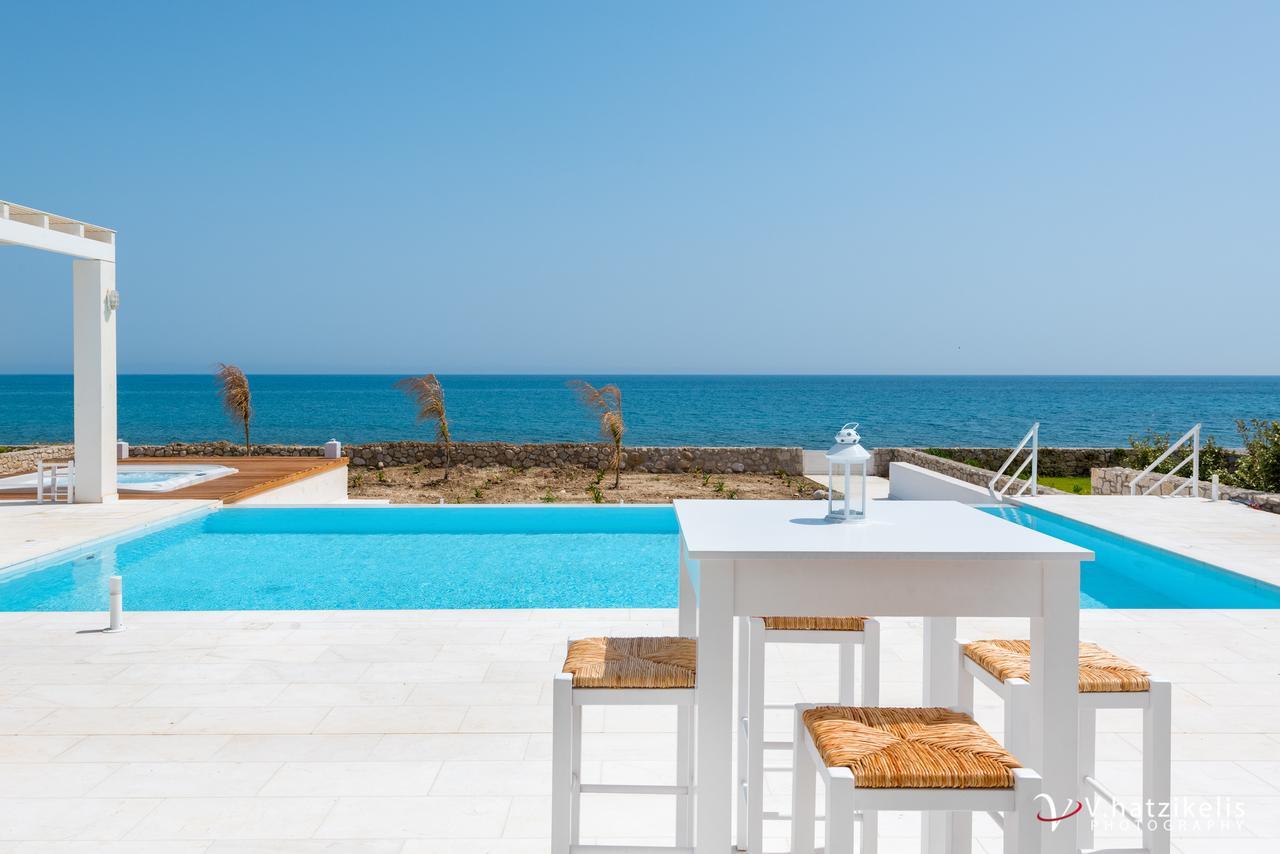 Maria & Nada Beachfront Villas 科林比亚 外观 照片