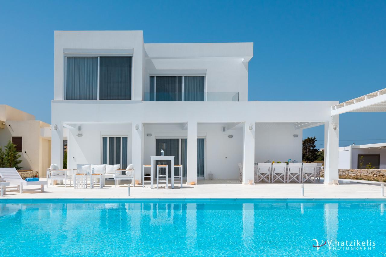 Maria & Nada Beachfront Villas 科林比亚 外观 照片