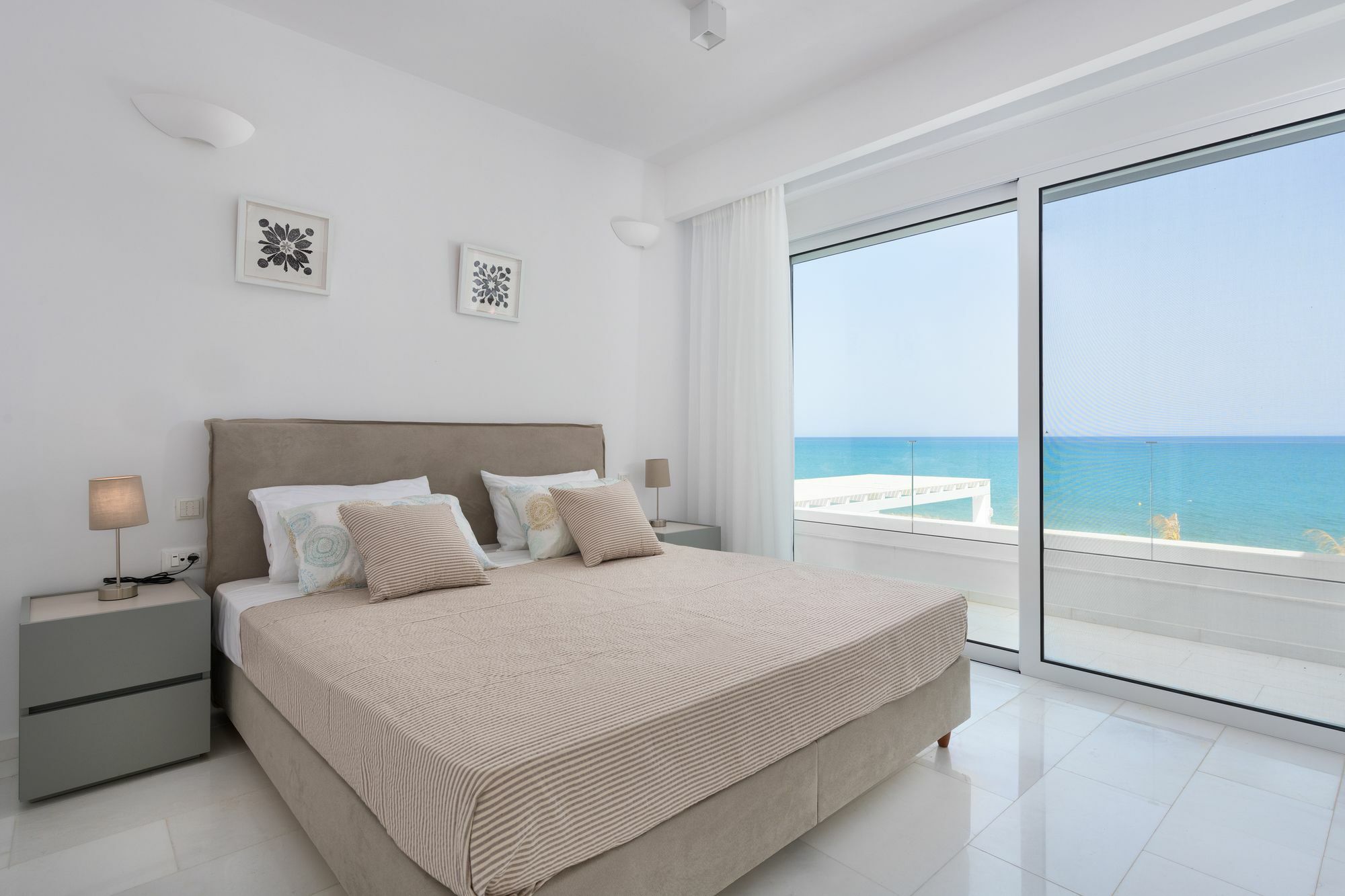 Maria & Nada Beachfront Villas 科林比亚 外观 照片