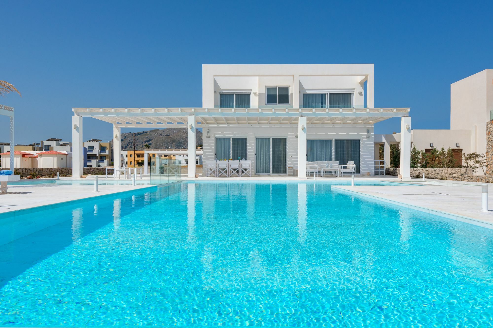 Maria & Nada Beachfront Villas 科林比亚 外观 照片